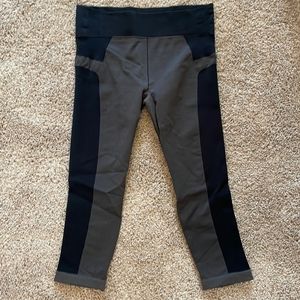 Black & Grey Under Armour Heatgear Compression Leggings Medium